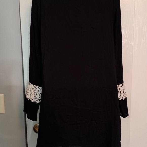 Black with lace dress, sz S, Forever 21, long sleeve - Picture 2 of 3